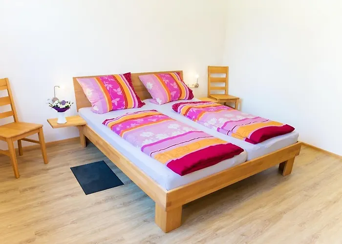 Mayer Burghöfe * Owingen